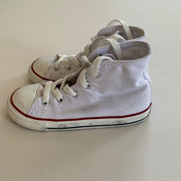 Kids Converse shoes (size 10) - Picture 4 of 8